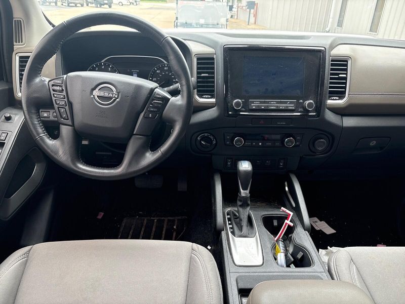 2022 Nissan Frontier SVImage 5