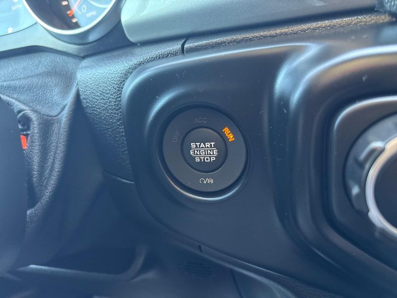 Used 2021 Jeep Wrangler Unlimited SaharaImage 17