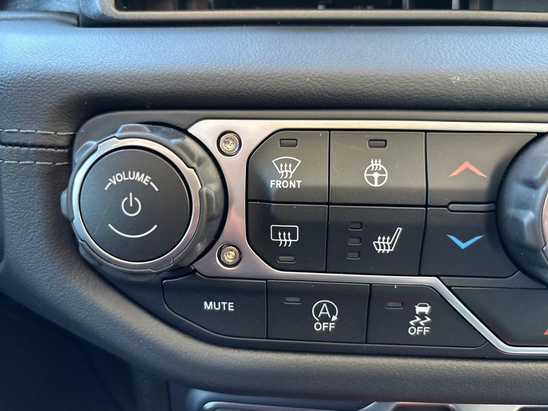 New 2027 Jeep Wrangler 4-door RubiconImage 18