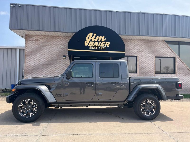 2025 Jeep Gladiator Sport S 4x4Image 2
