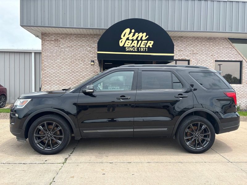 Used 2019 Ford Explorer XLTImage 2