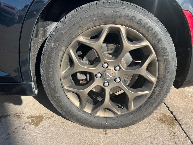 2016 Chrysler 300 300SImage 11