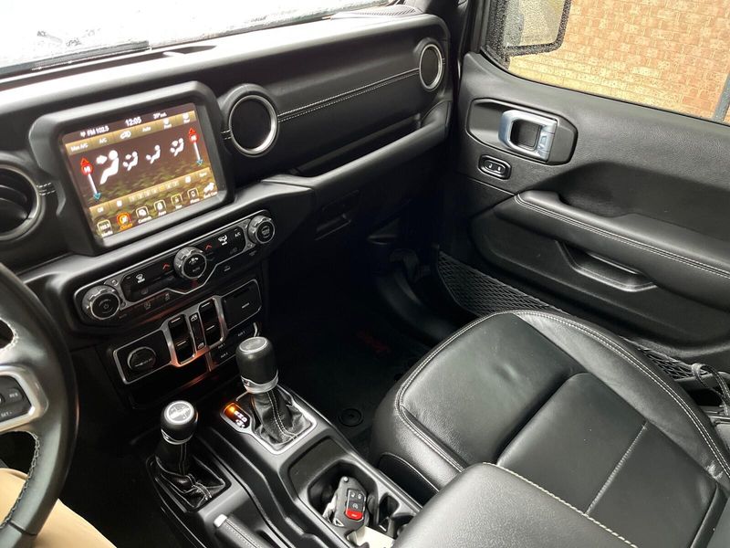 2021 Jeep Wrangler Unlimited SaharaImage 17