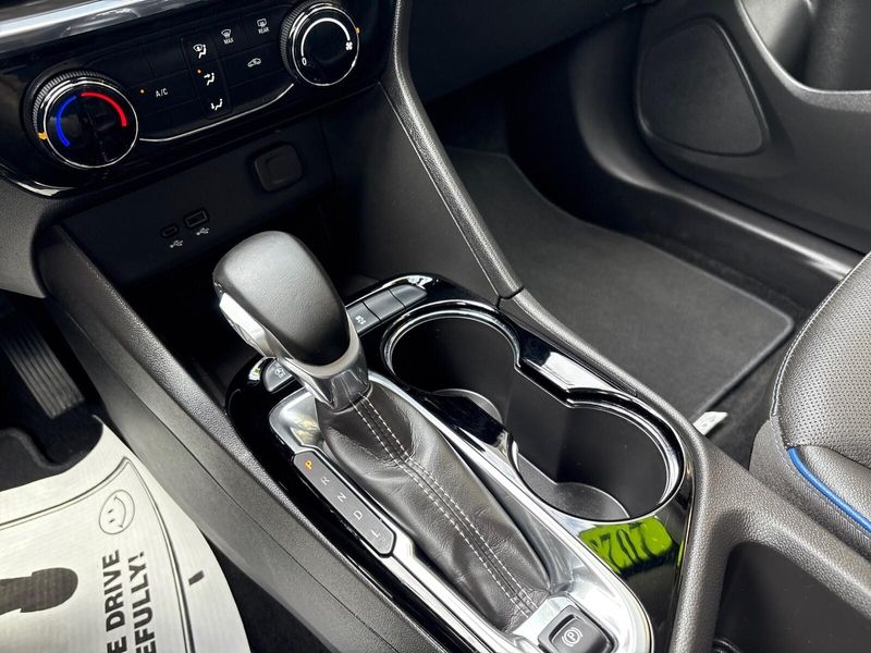 2025 Buick Encore GX Sport TouringImage 17