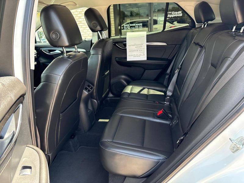 Used 2024 Buick Envision PreferredImage 4