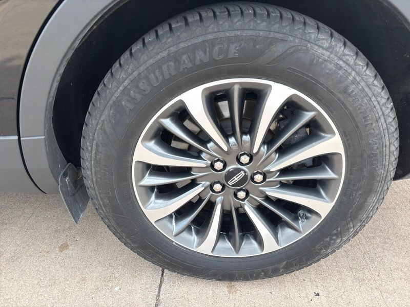 Used 2022 Lincoln Nautilus ReserveImage 11
