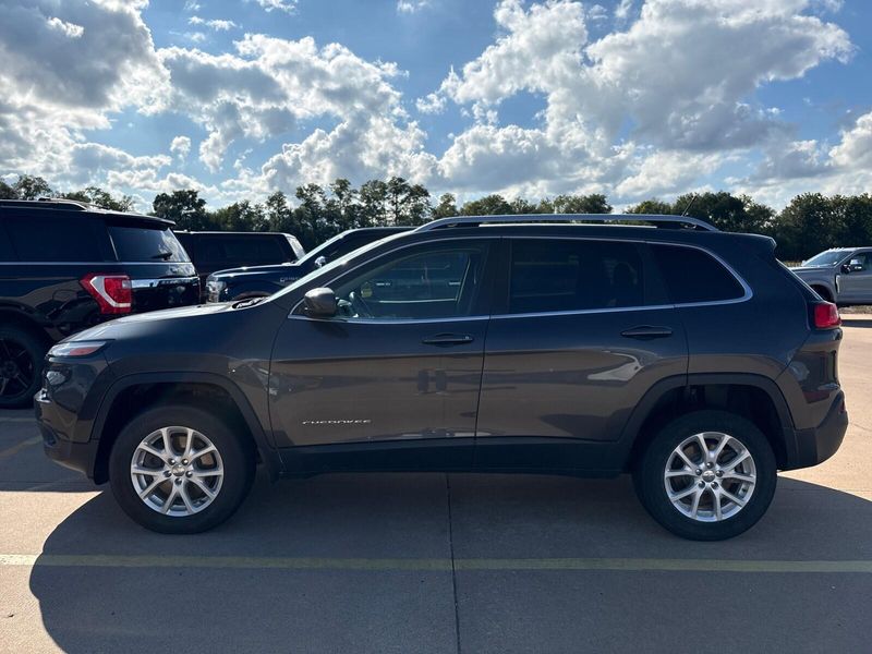 Used 2015 Jeep Cherokee Latitude AltitudeImage 2