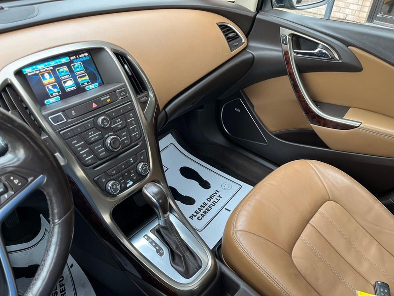 2012 Buick Verano Leather GroupImage 18