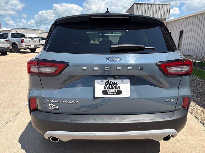 Used 2023 Ford Escape PlatinumImage 9