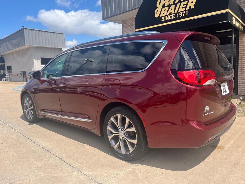 2018 Chrysler Pacifica LimitedImage 12