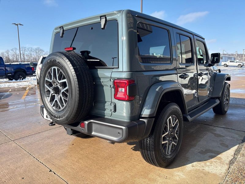 New 2026 Jeep Wrangler 4-door SaharaImage 8