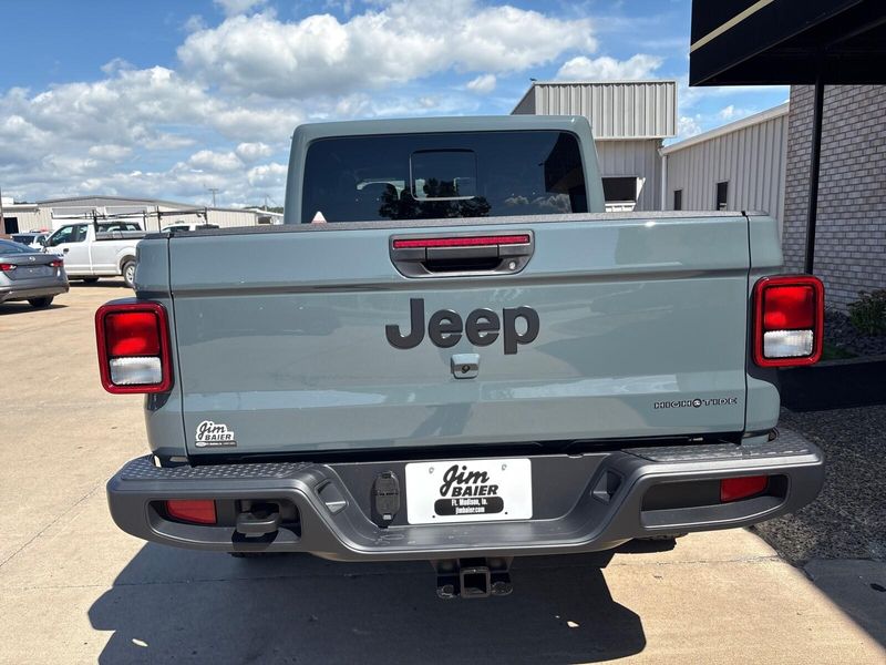 New 2025 Jeep Gladiator High Tide 4x4Image 10