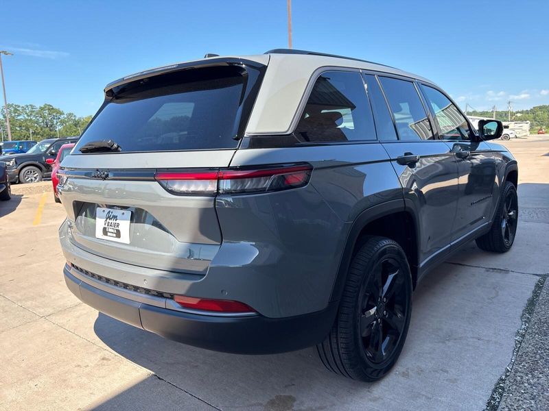 New 2027 Jeep Grand Cherokee LimitedImage 9
