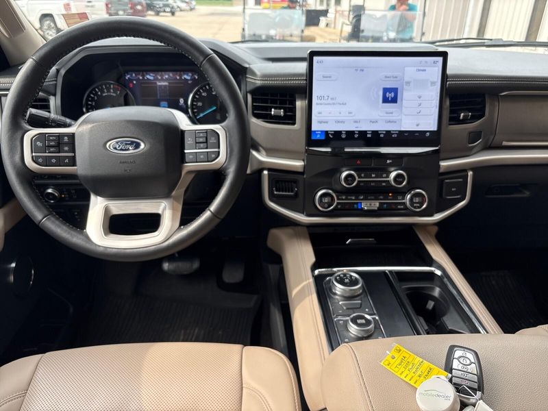 2022 Ford Expedition XLTImage 6