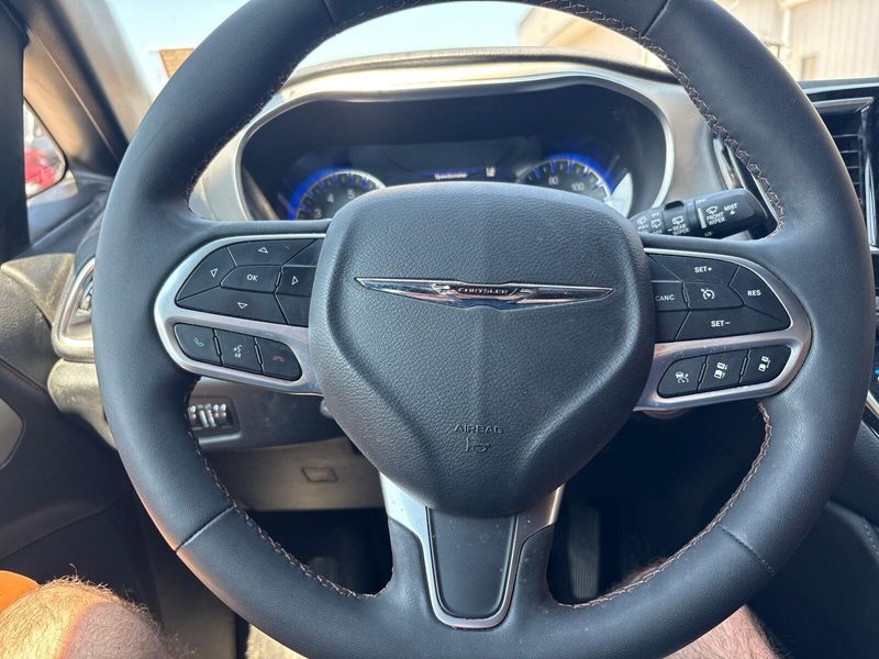 Used 2026 Chrysler Pacifica PinnacleImage 13