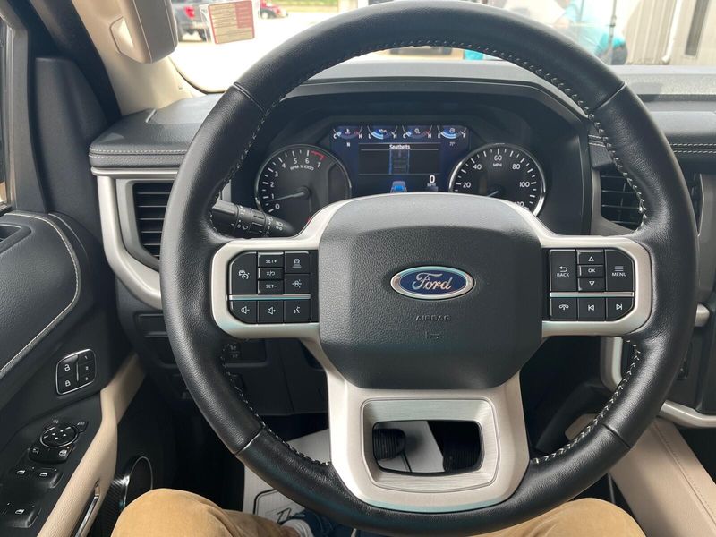 2022 Ford Expedition XLTImage 17