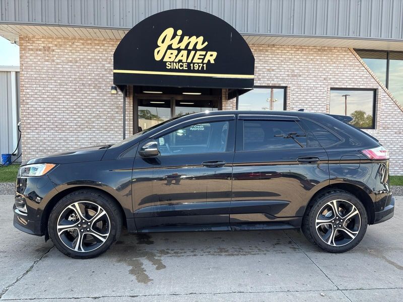 2019 Ford Edge STImage 2