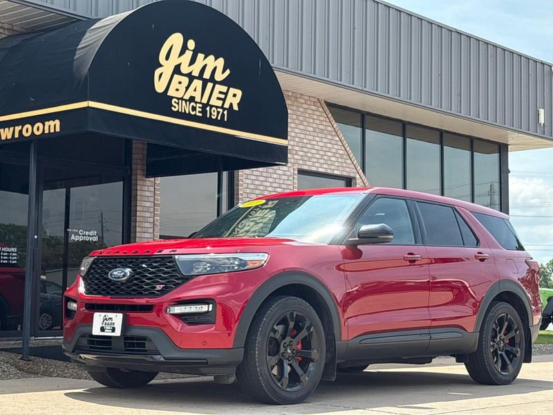 2021 Ford Explorer STImage 2