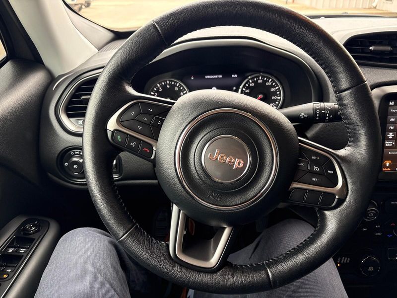 Used 2022 Jeep Renegade LatitudeImage 13