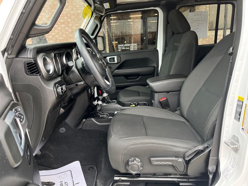 2021 Jeep Wrangler Unlimited SaharaImage 2