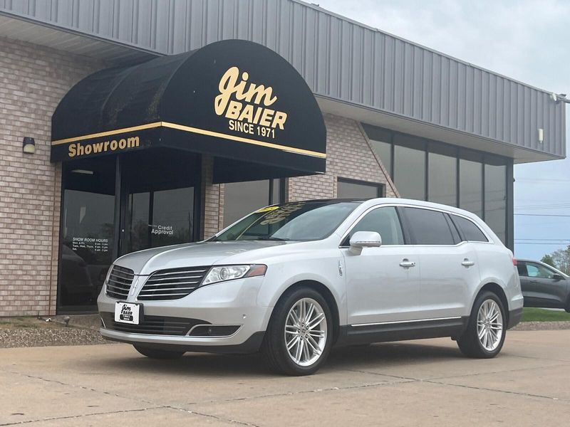 2019 Lincoln MKT ReserveImage 1