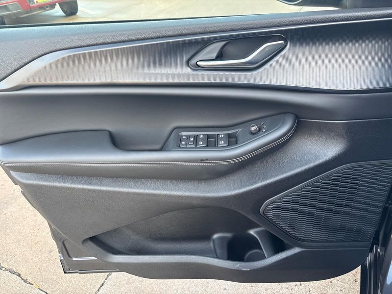 New 2025 Jeep Grand Cherokee Laredo X 4x4Image 13