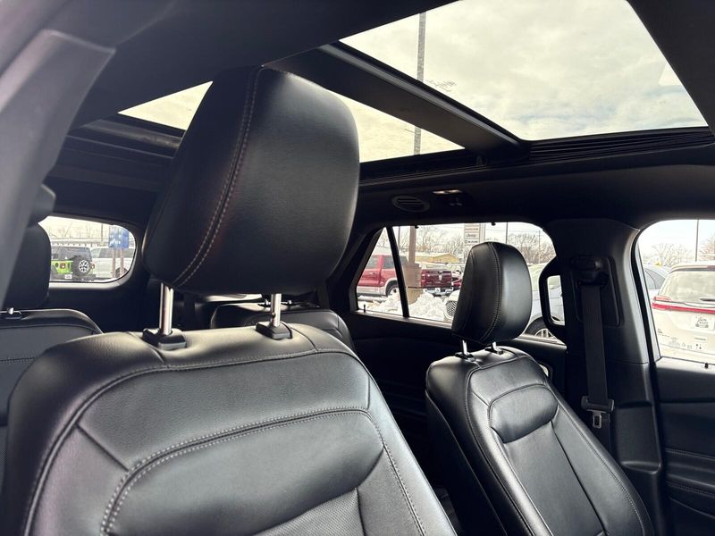 Used 2020 Ford Explorer LimitedImage 10