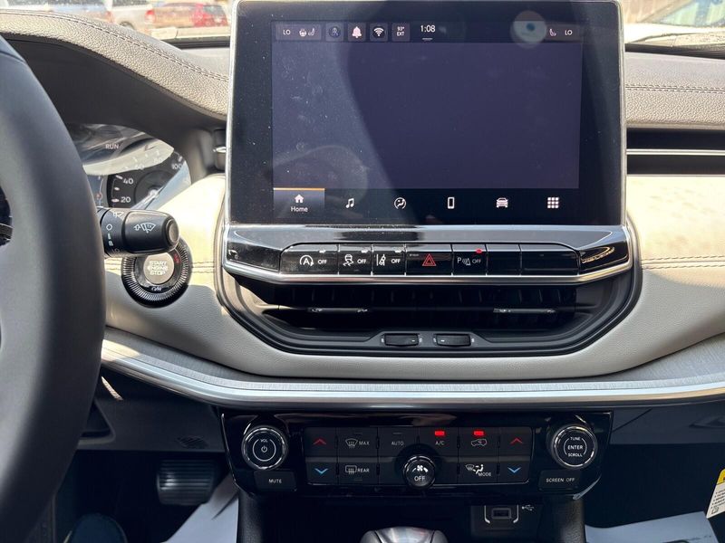 2025 Jeep Compass Limited 4x4Image 18