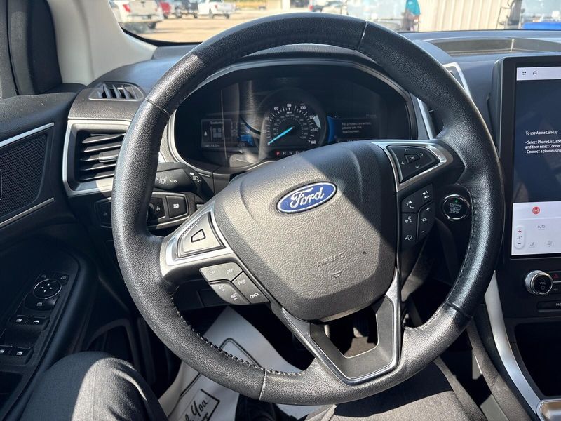 Used 2023 Ford Edge SELImage 13