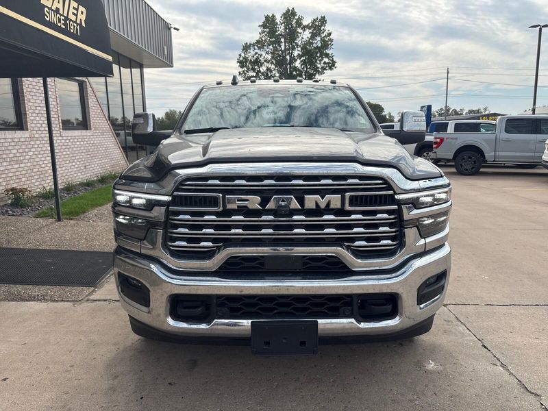 Used 2025 RAM 3500 LimitedImage 6