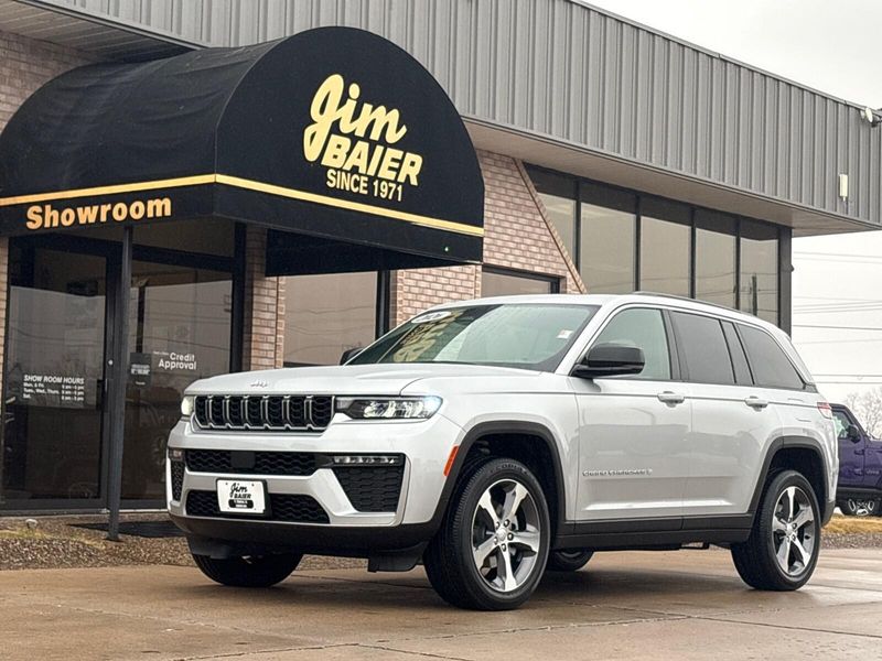New 2026 Jeep Grand Cherokee Limited 4x4Image 1