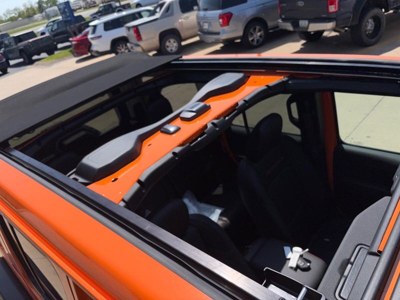 2025 Jeep Wrangler 4-door RubiconImage 9