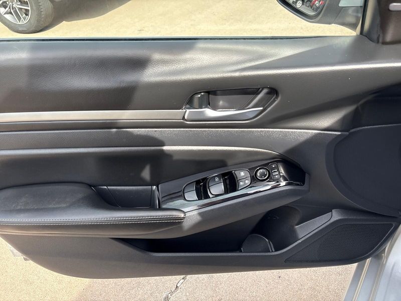 Used 2023 Nissan Altima 2.5 SVImage 12