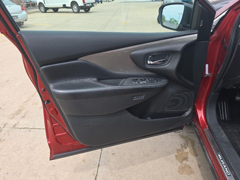 2016 Nissan Murano PlatinumImage 16