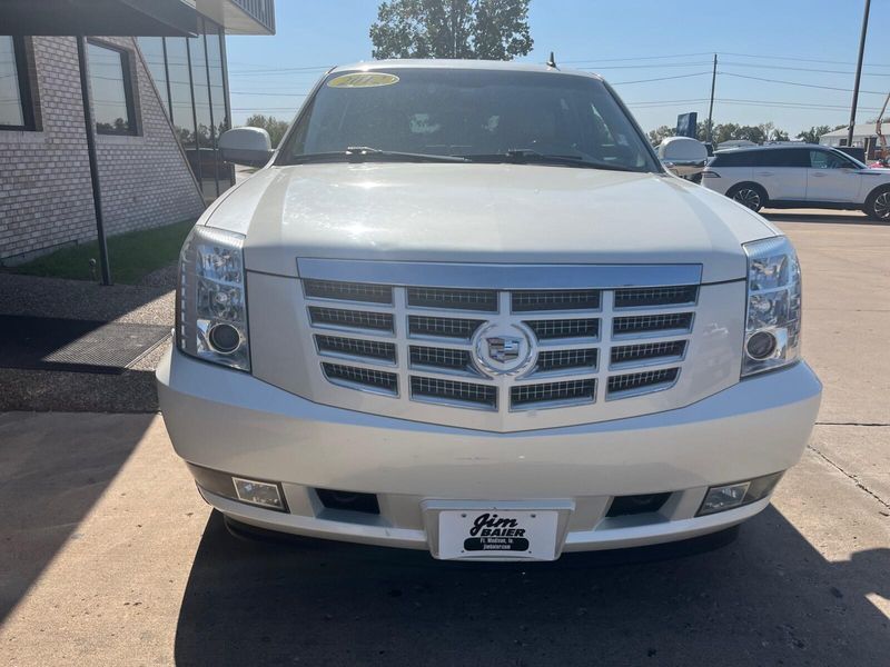 2012 Cadillac Escalade LuxuryImage 8