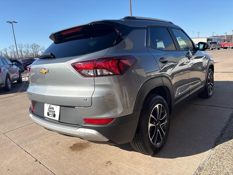 Used 2025 Chevrolet Trailblazer LTImage 8
