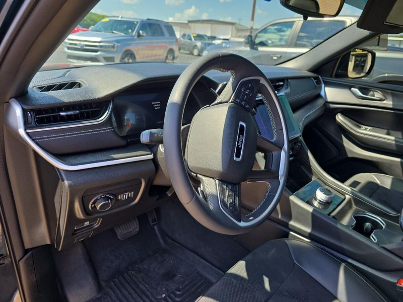 2023 Jeep Grand Cherokee AltitudeImage 21