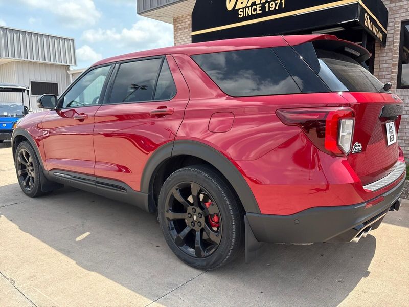 2021 Ford Explorer STImage 14