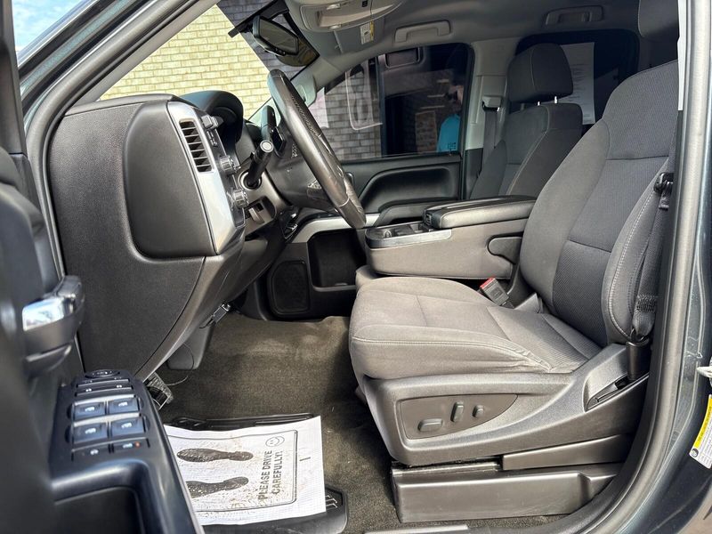 Used 2018 Chevrolet Silverado 1500 LTImage 3
