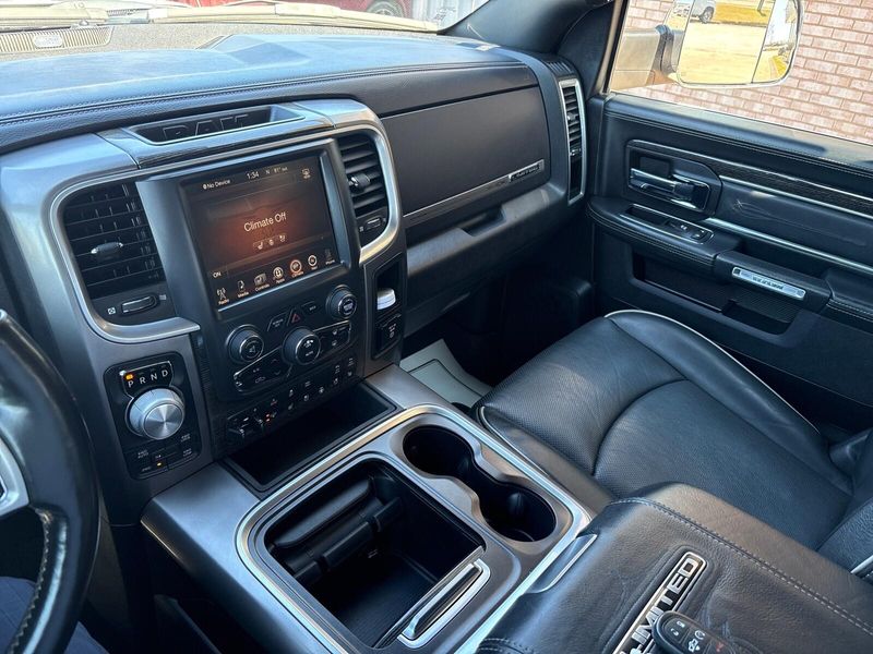 Used 2017 RAM 1500 LimitedImage 19