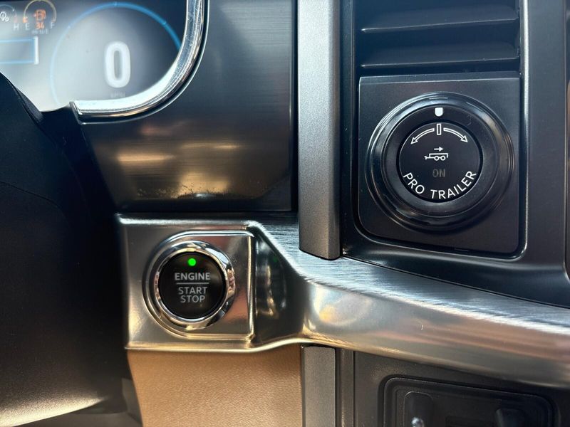 2021 Ford F-150 Lariat photo 18