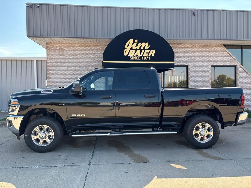 New 2025 RAM 2500 Big Horn Crew Cab 4x4 6
