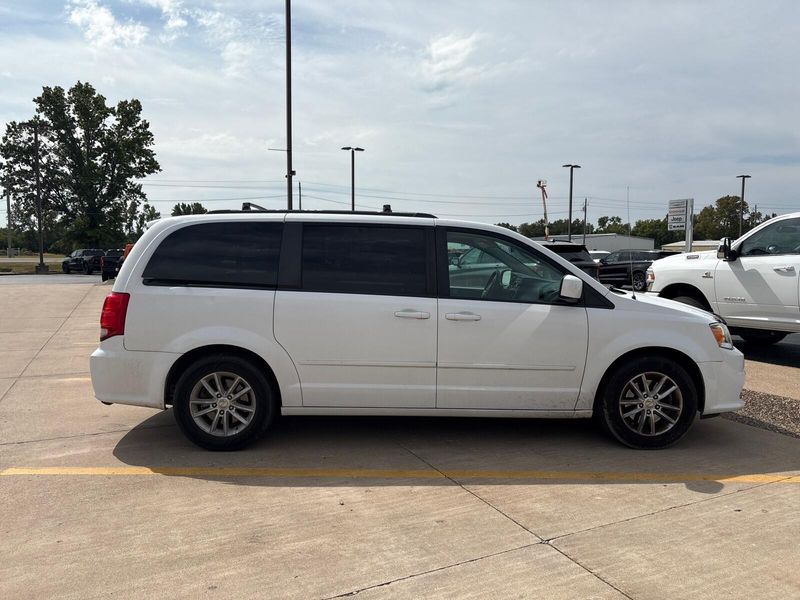 Used 2016 Dodge Grand Caravan SXTImage 6