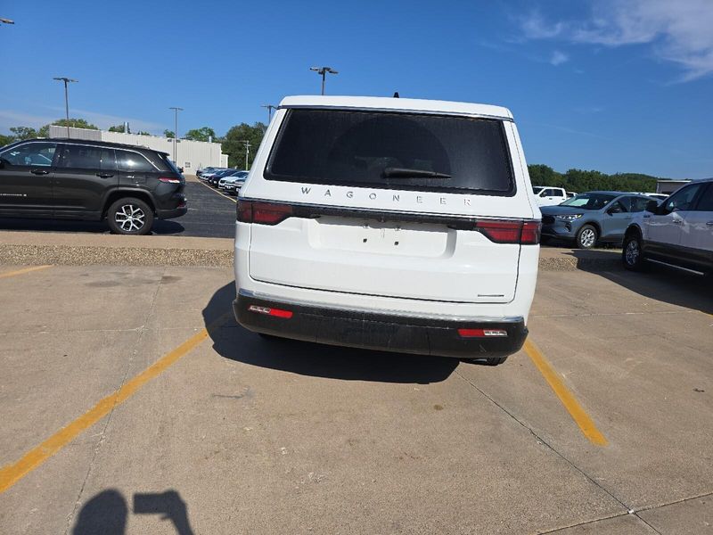 2024 Jeep Wagoneer L Series IIImage 4