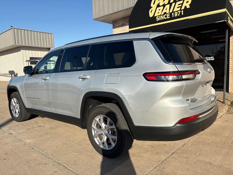 Used 2021 Jeep Grand Cherokee L LimitedImage 12