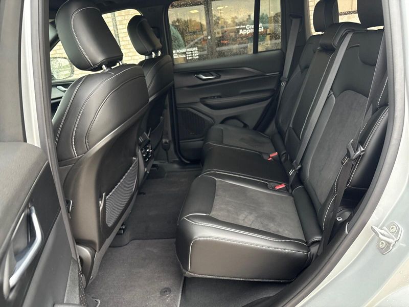 2025 Jeep Grand Cherokee Altitude X 4x4Image 4