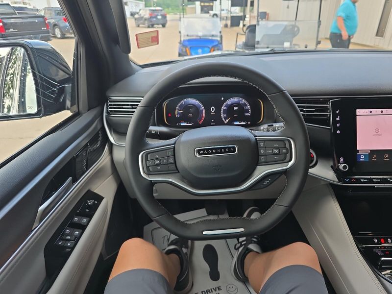 2025 Jeep Wagoneer Overland 4x4Image 22
