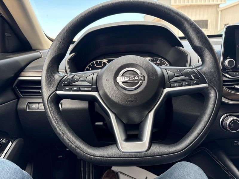 Used 2023 Nissan Altima 2.5 SVImage 13