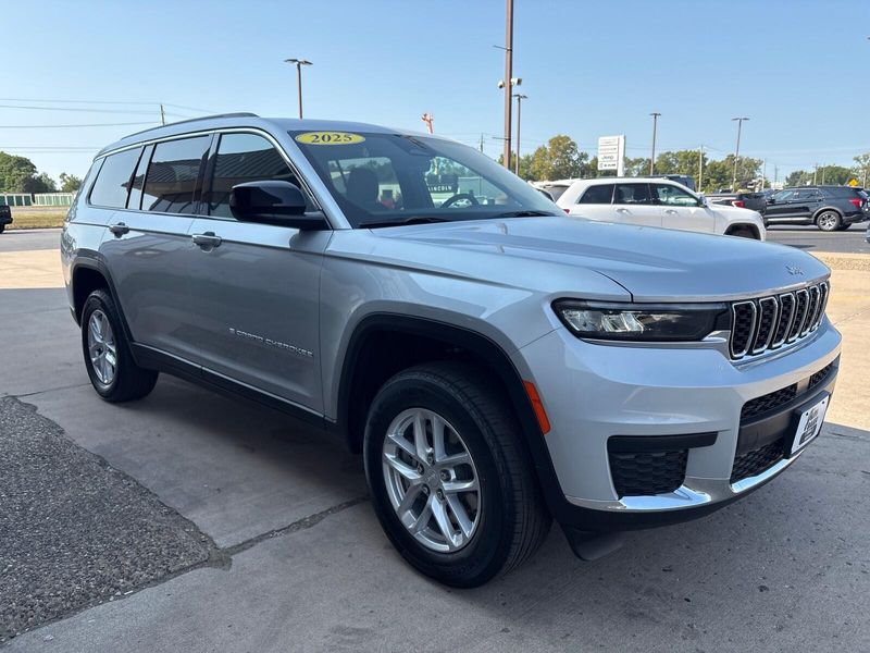 New 2025 Jeep Grand Cherokee L Laredo X 4x4Image 8