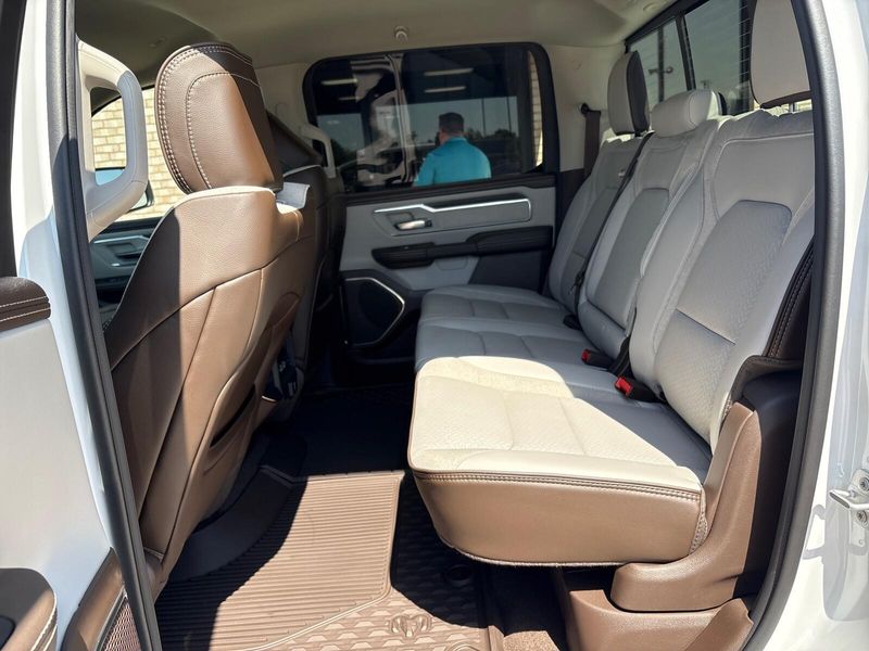 2025 RAM 1500 Laramie Crew Cab 4x4 5